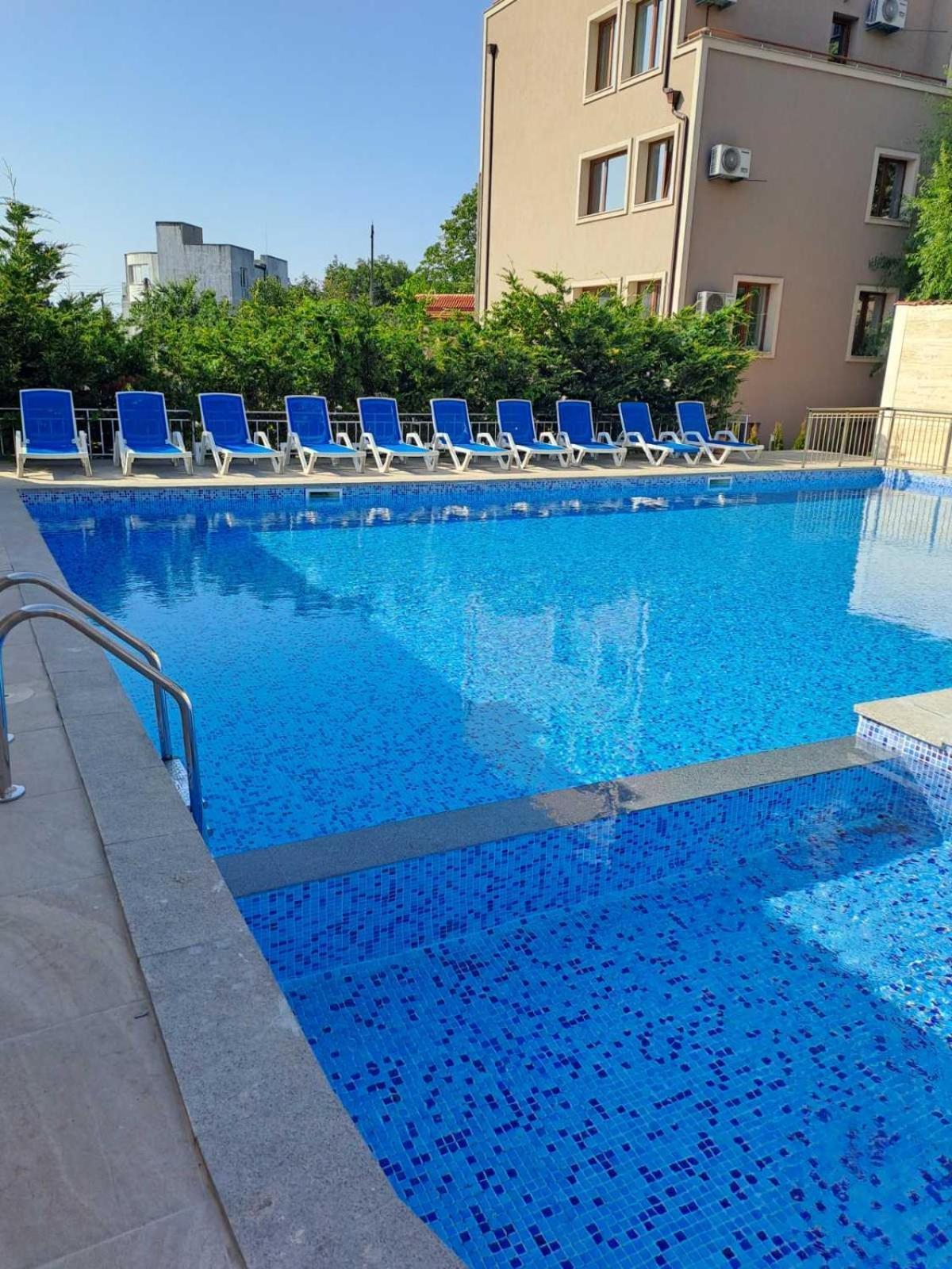 Vemara City Boutique Hotel-Free Parking Varna Exterior photo
