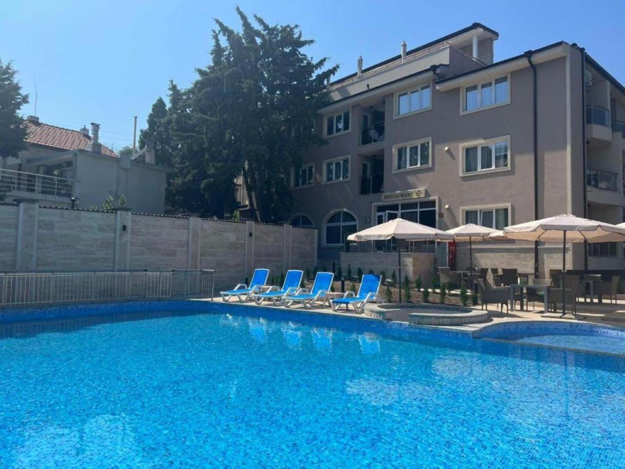 Vemara City Boutique Hotel-Free Parking Varna Exterior photo