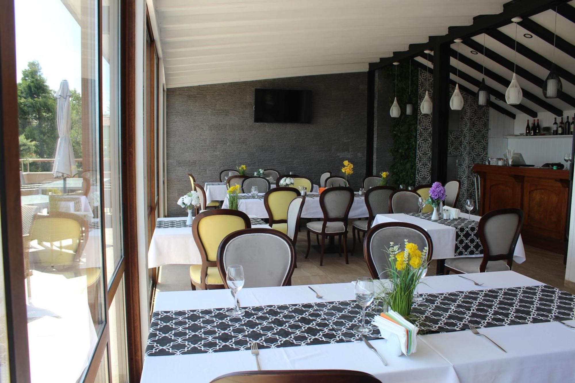 Vemara City Boutique Hotel-Free Parking Varna Exterior photo